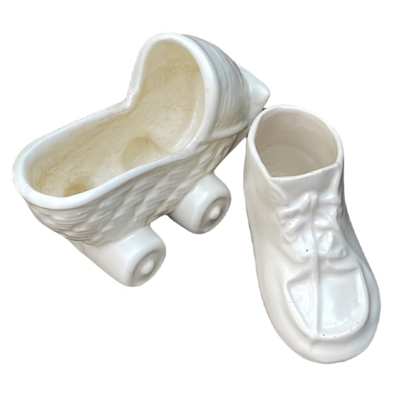Vintage White Pottery Baby Shoe and Bassinet Indoor Planters :: Lot of 2 - Picture 16 of 16